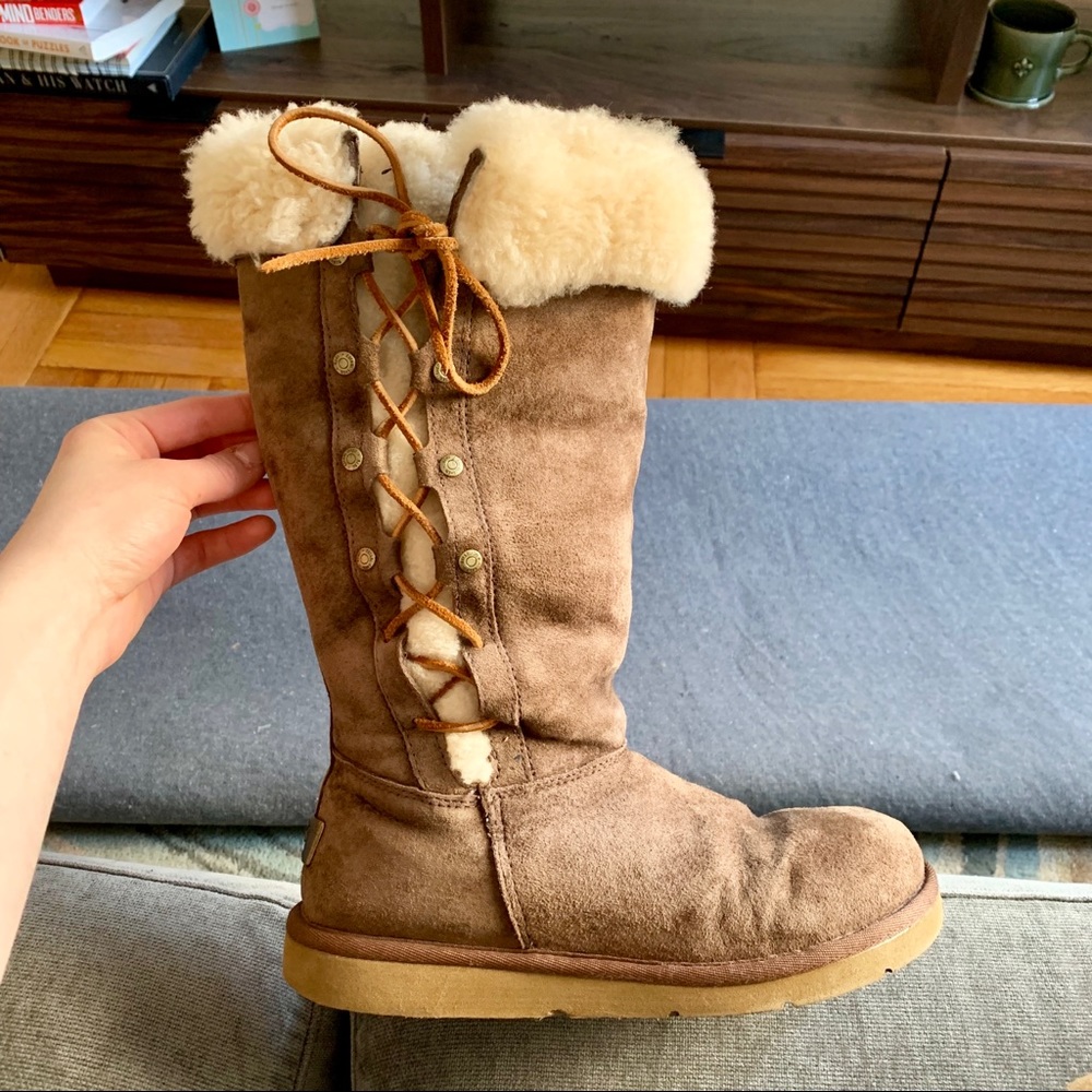 UGG like NEW Upside Brown Leather lace-up boots